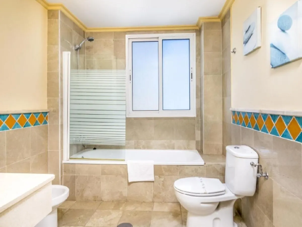 Apartamento a pie de playa con aire acondicionado Marbella